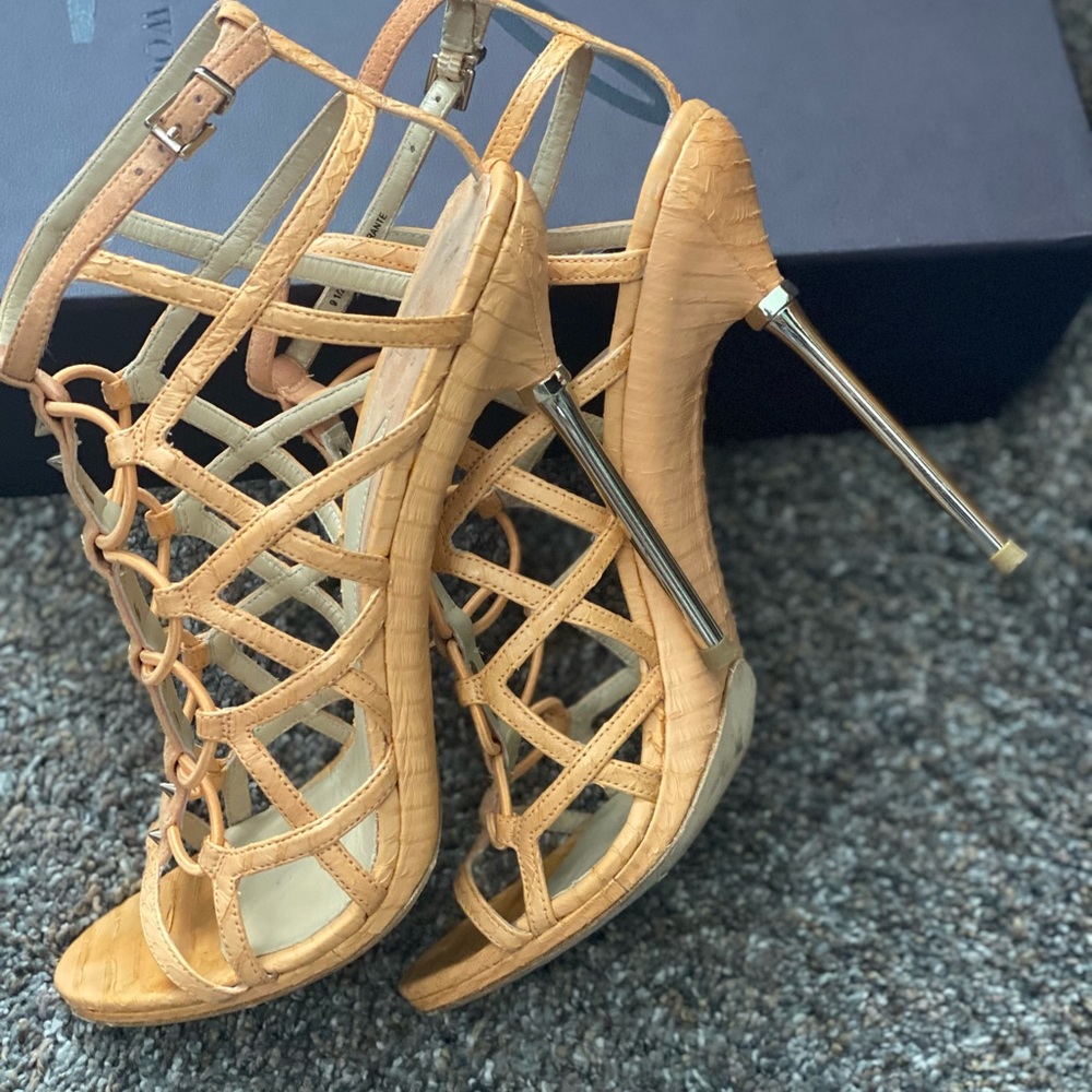 B Brian Atwood W B Snake Skin & Suede W/Studs & Metal Heels Platforms - Picture 8 of 14